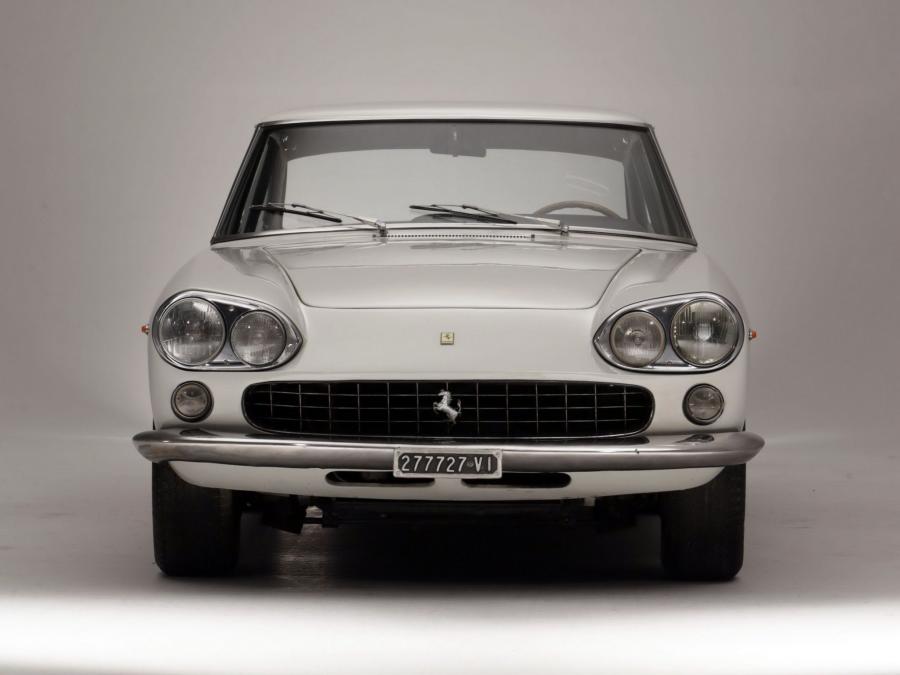  Ferrari 330 GT 2+2 (Series I) 1964 года  (фото 39 из 44)